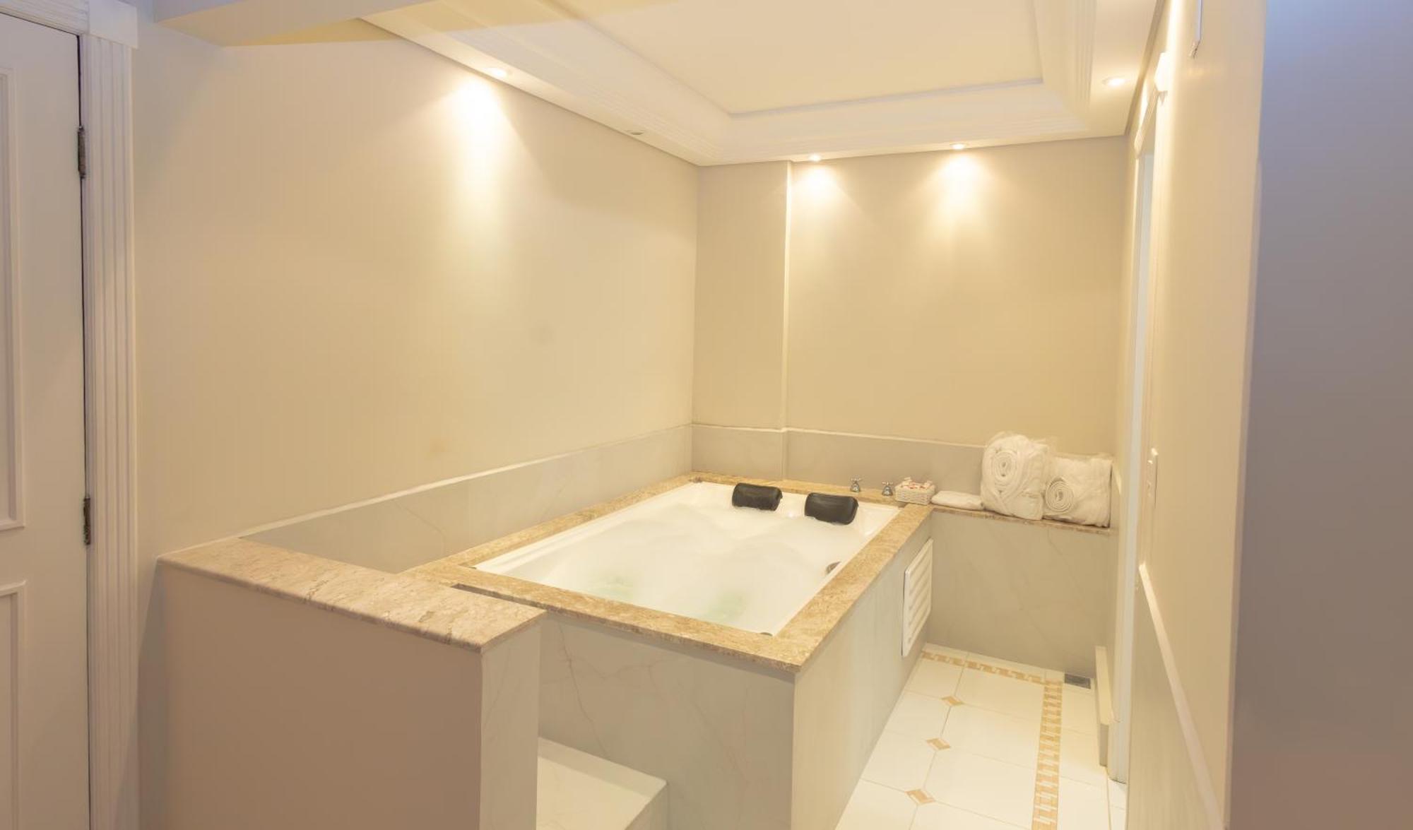 Lizon Curitiba Hotel Dış mekan fotoğraf